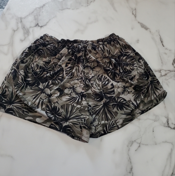 Tropical Print Shorts French Laundry size XL - Picture 8 of 13